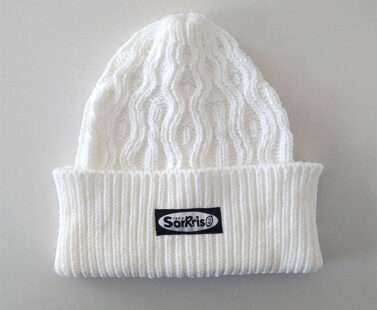 Berretto bianco con pattern Radio Sorrriso