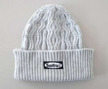 Berretto grigio con pattern Radio Sorrriso