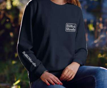 Felpa blu navy con logo bianco di Radio Bella & Monella