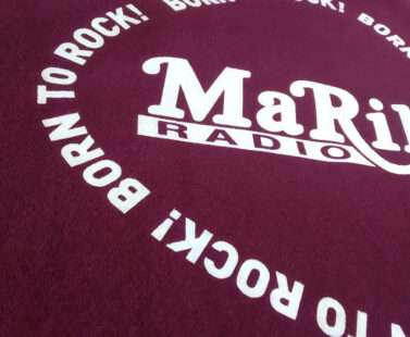 dettaglio Felpa Bordeaux con logo Radio Marilù