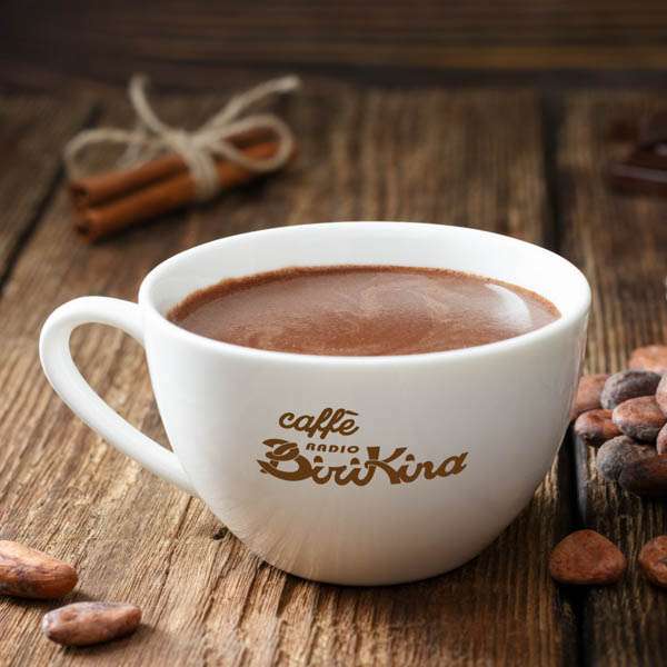 foto tazzina di cioccolata calda