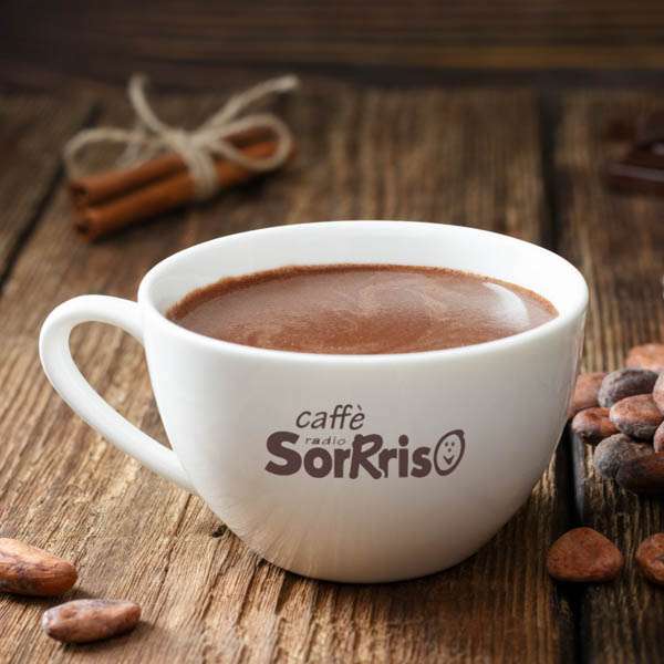 foto tazzina di cioccolata calda