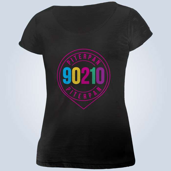 T-shirt nera donna con grafica logo evento 90210 e logo di Radio Piterpan colorato