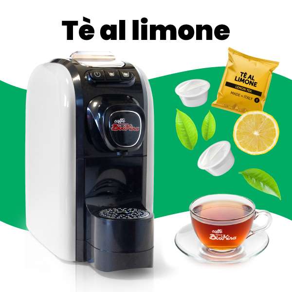 Immagine promozionale della macchina da caffè a capsule Radio Birikina, affiancata da capsule di bevanda tè al limone e tazza di tè caldo.