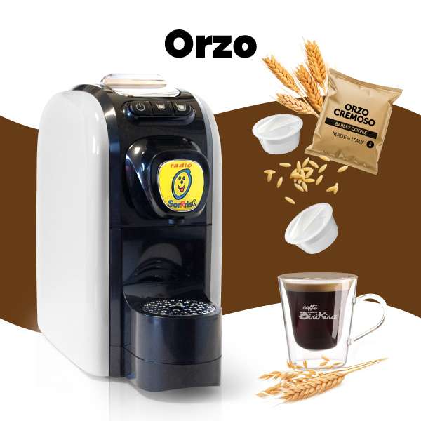 Immagine promozionale della macchina da caffè a capsule Radio SorRiso per orzo cremoso con tazza di bevanda calda